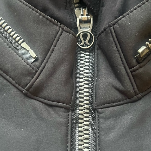 Lululemon Feelin' Frosty Softshell *Insulated    Black Size 4 - Picture 8 of 13